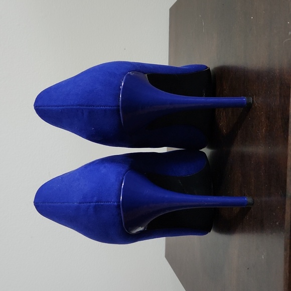 Shoes - Picture 3 of 4